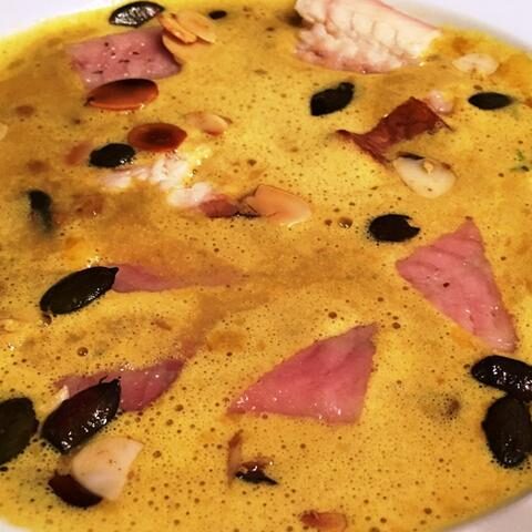Räucheraal auf Linsen-Cremesuppe mit Curry Aal Curry Suppe