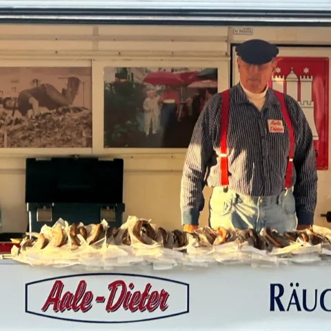 Aal in Gefahr – Zwischen Tradition, Aalbesatz und Aalschutz Hamburger Fischmarkt
